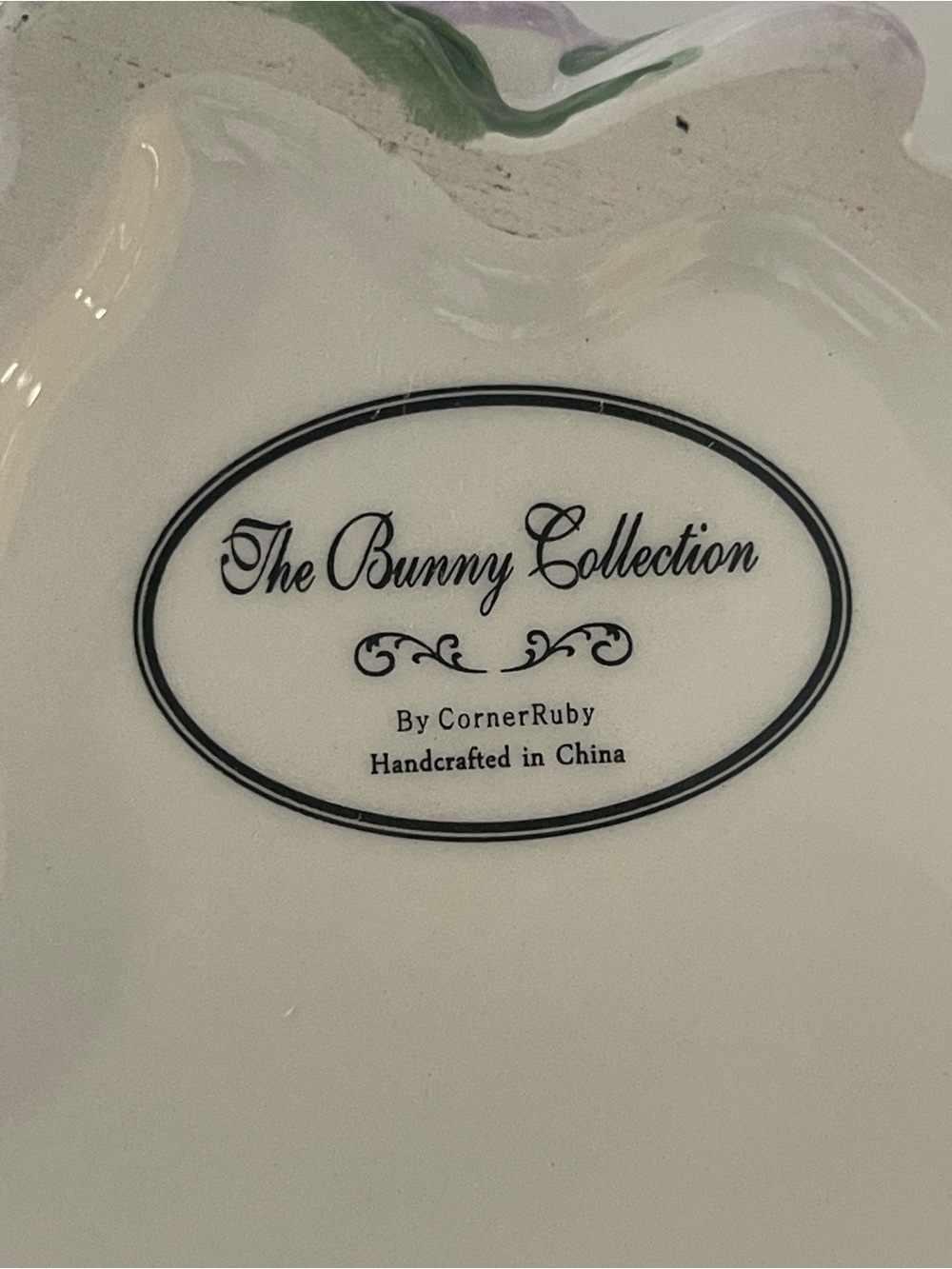CORNER RUBY BUNNY CAKE PLATTER - Picture 6 of 6